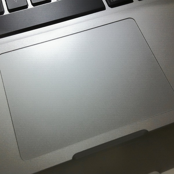 筆電觸控板異色檢測-HRLN3線型光源應用